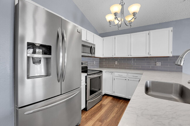 Building Photo - $3,195 - 4 Bed, 2 Bath Home in Broomfield ...