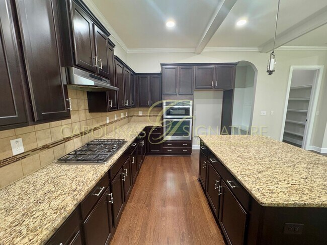 Building Photo - Spacious 5BR/5BA Home in Indian Lands Wake...