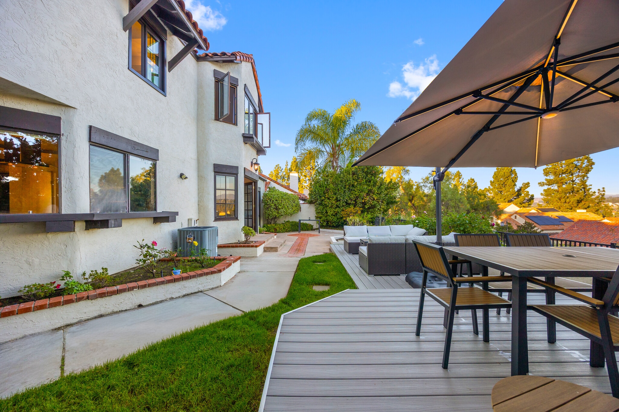 Building Photo - 17645 Rienzi Pl