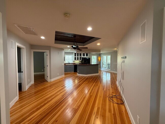 Building Photo - 1708 25th Ave N