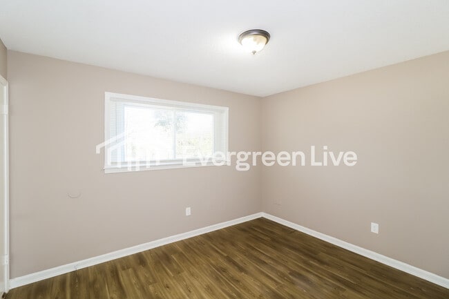 Building Photo - 3196 Southbridge St