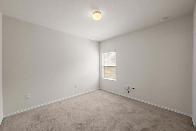 Building Photo - 5720 Kennedy St