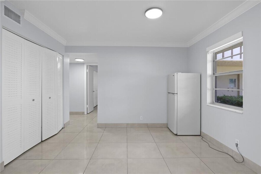 Building Photo - 4100 N 58th Ave