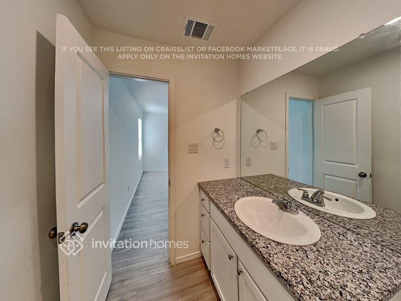 Building Photo - 5933 Antonio Pl