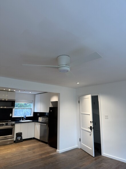 Building Photo - 1201 Bay St