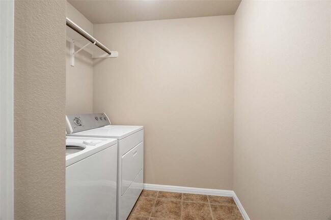 Building Photo - 9400 Morgan Creek Dr