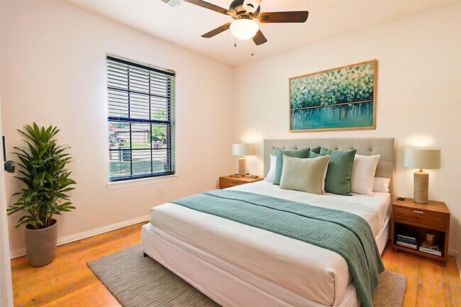 Building Photo - 5223 Jordan Ridge Dr