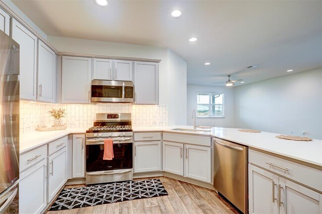 Building Photo - 4613 Tully Dr