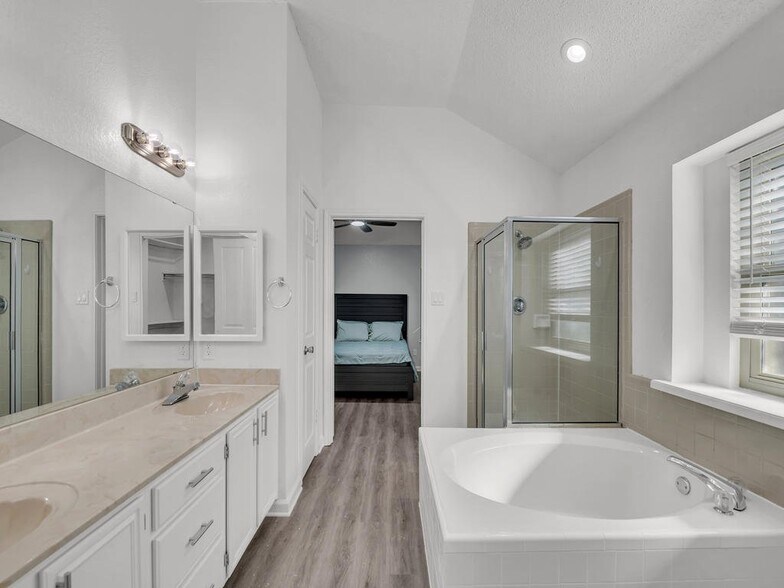 Building Photo - 307 Illinois Dr