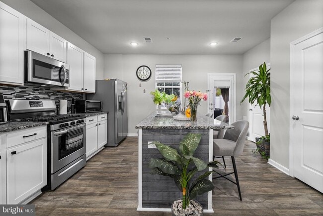 Building Photo - 1901 Graymount Way