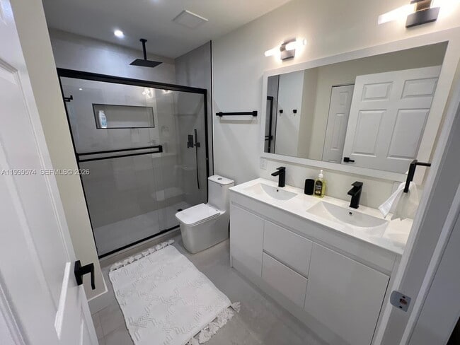 Building Photo - 503 Jackson Ave