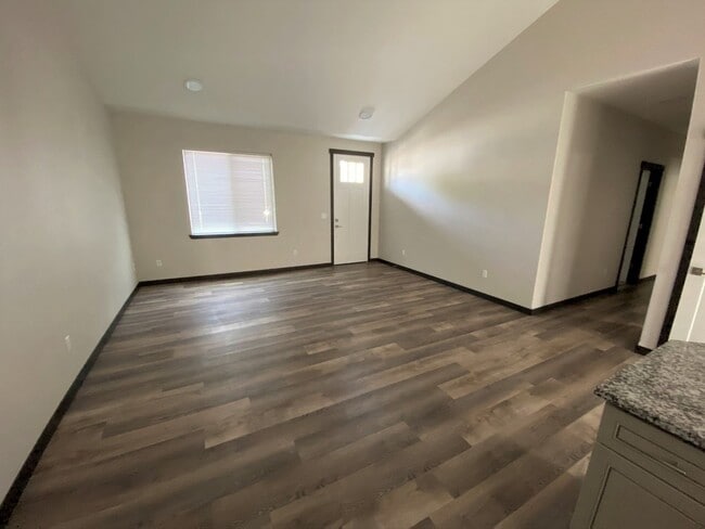 Building Photo - BONUS RENT SPECIAL! Exceptional 3 Bed, 2 B...