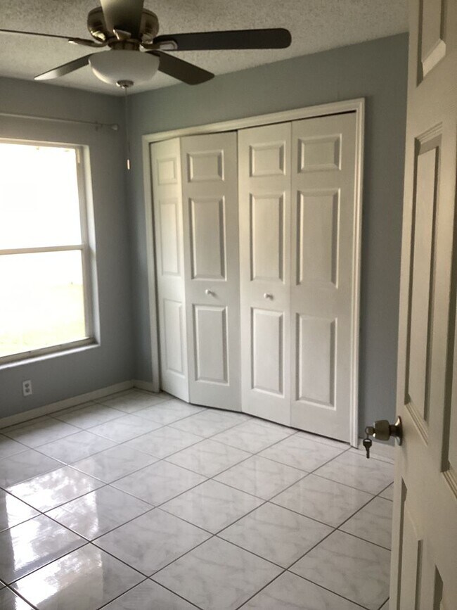 Building Photo - Beautiful Home 3x2