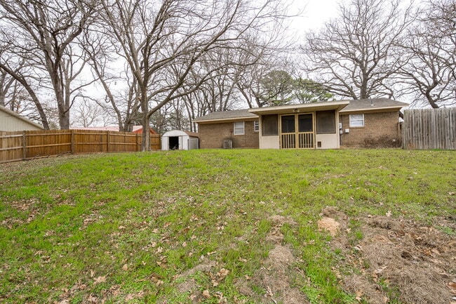 Building Photo - For Lease--3 Bedroom in Perkins OK