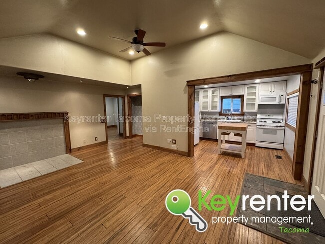 Building Photo - 356 7th St SE