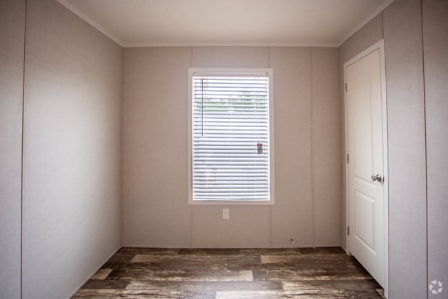 3BR, 2BA - 1,120 SF - Hillside Estates