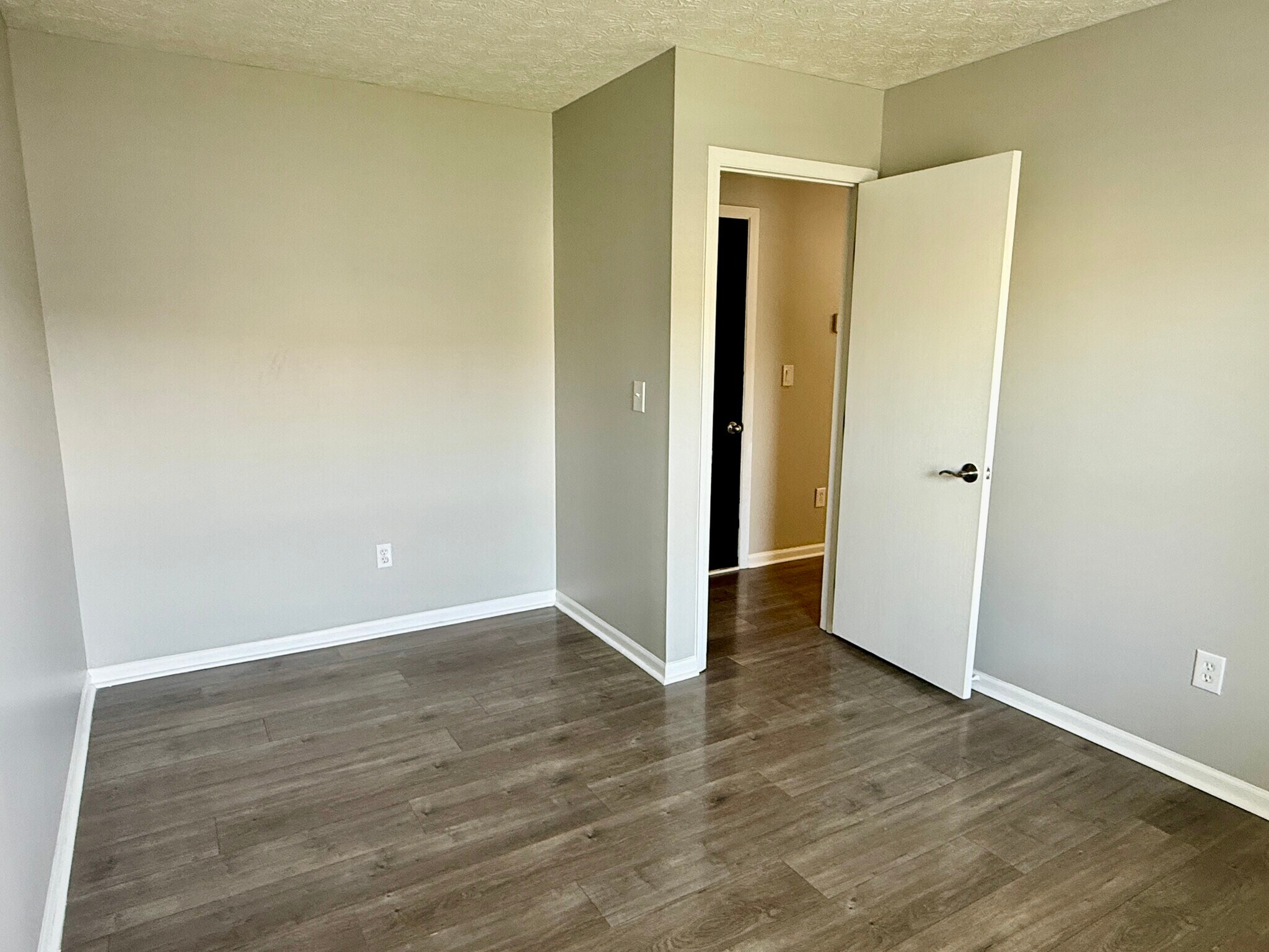 Building Photo - 4681 Grandover Dr