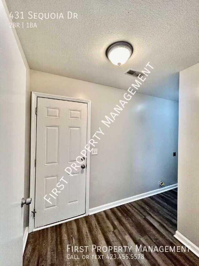 Building Photo - 431 Sequoia Dr