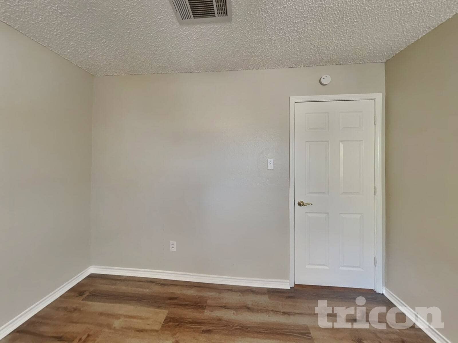 Building Photo - 509 Live Oak Dr