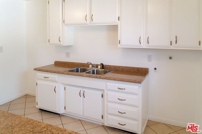 Building Photo - 15131 Polk St