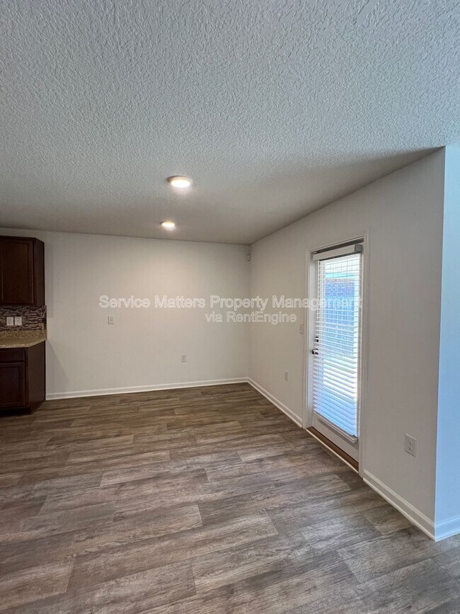 Building Photo - 4080 Roosevelt Way