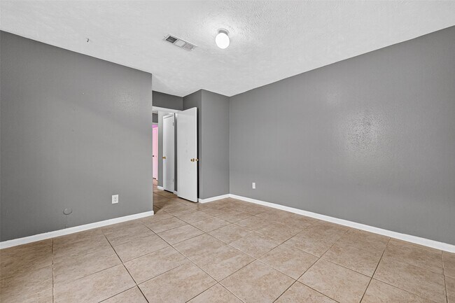 Building Photo - 4131 Baynard Dr