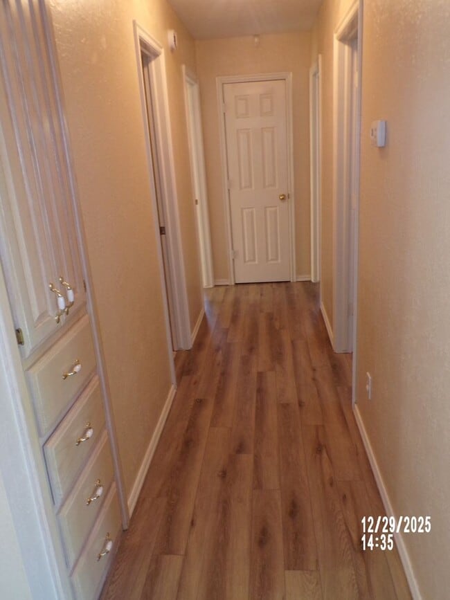 Building Photo - Fantastic eastside home