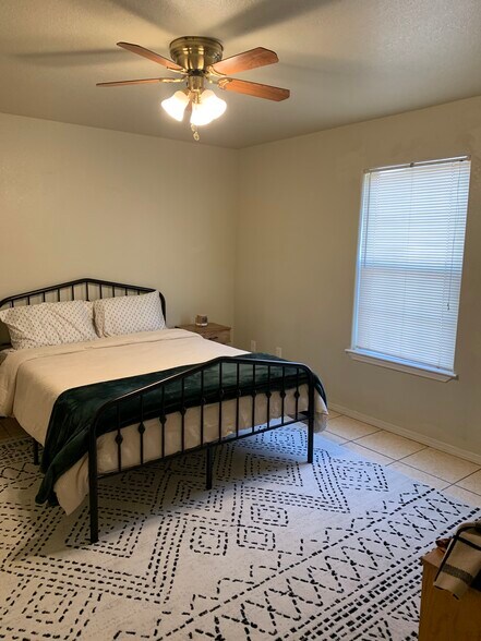 Building Photo - 121 Ramon Cardenas Dr