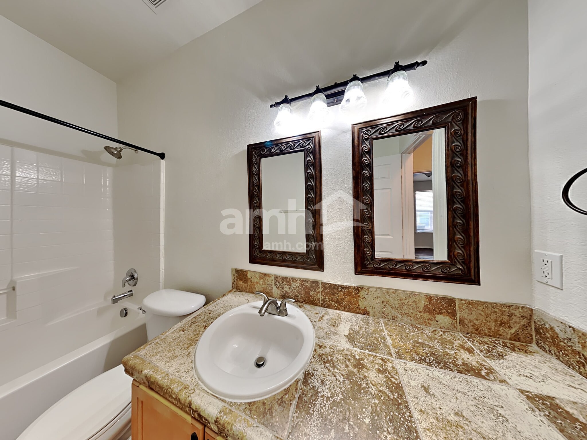 Building Photo - 3833 Pinebluff Ln
