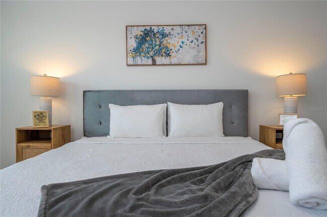 Building Photo - 686 Longboat Dr