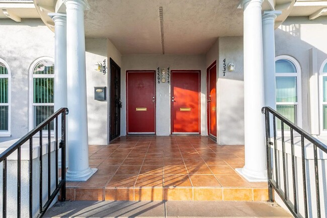 Primary Photo - Bright and airy 2-bedroom 2-bath in Mid- City