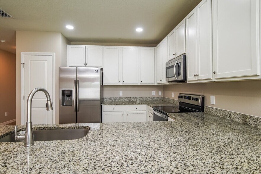 Building Photo - 651 Mercado Ct