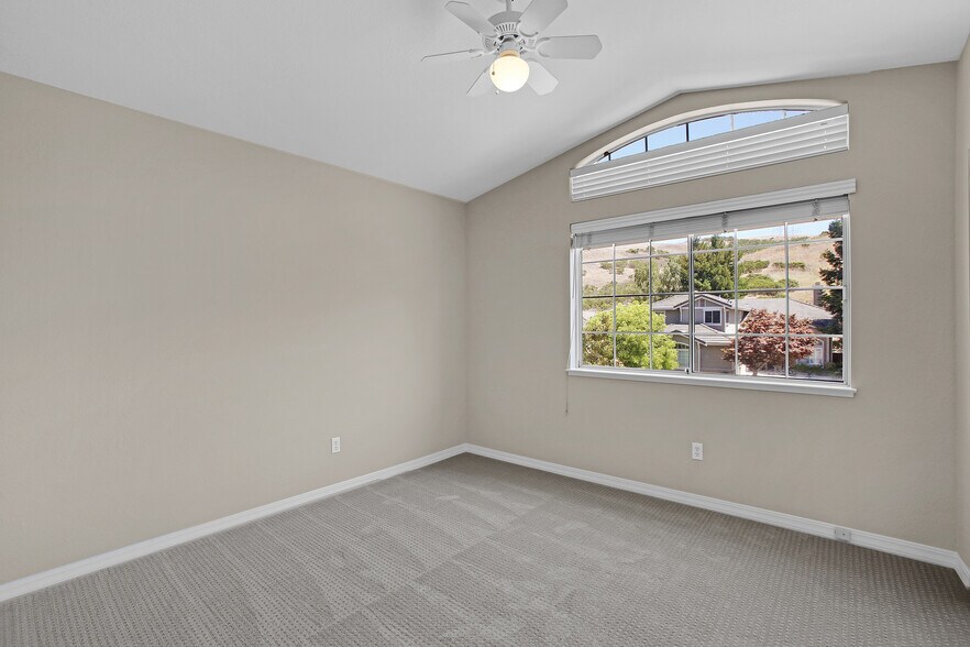 Building Photo - 706 Endsliegh Ct