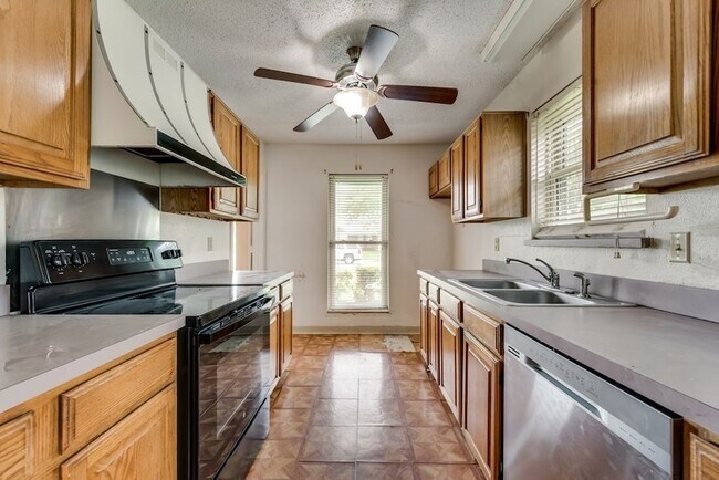 Building Photo - 3702 Lofland Ln