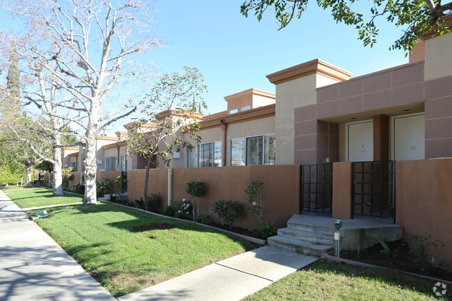 Building Photo - Eton Gardens Apartments