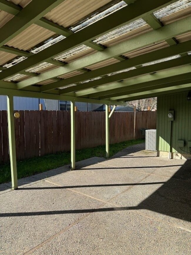Building Photo - Three Bedroom house for lease in Old East ...