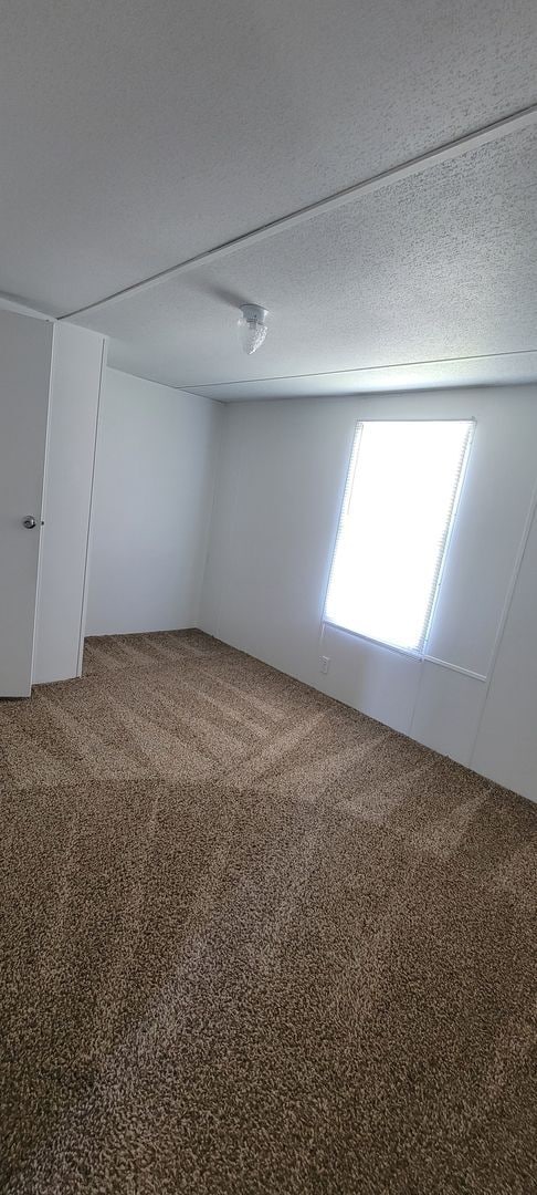 Building Photo - Ready to Move in
