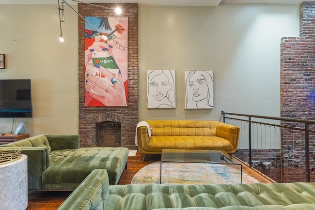 Building Photo - 717 Lampton St