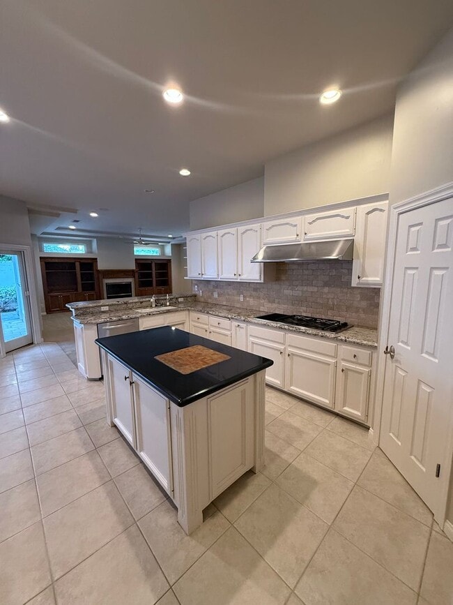 Building Photo - Beautiful 4-Bedroom Home with Office and S...