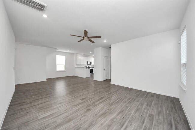 Building Photo - 23415 Pagoda Oak Dr