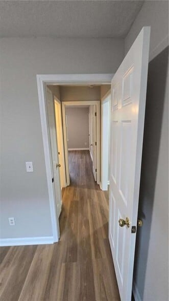 Building Photo - 3025 Mangum Dr