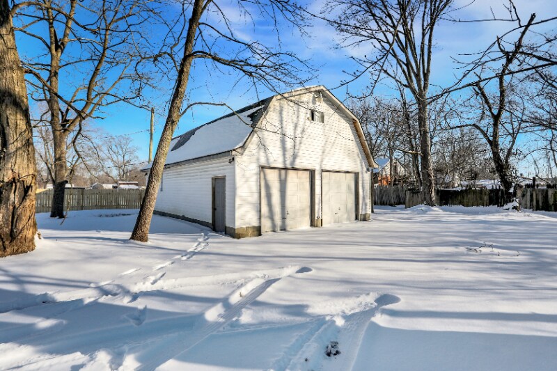 Building Photo - 8810 Beechwood Ave