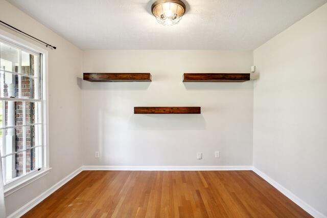 Building Photo - 2208 Myra Ln SW