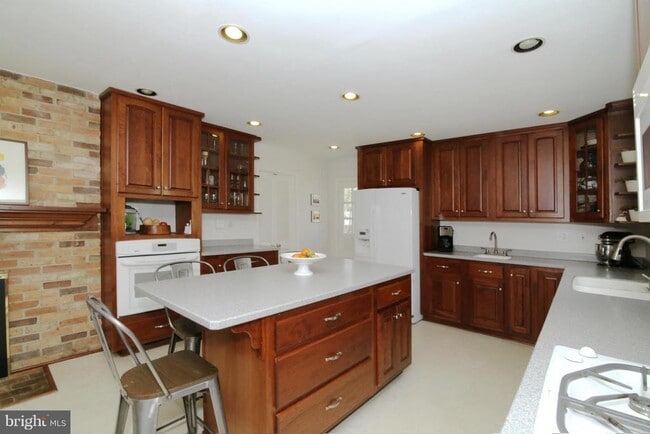 Building Photo - 8947 Colesbury Pl