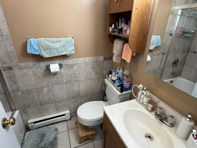 Building Photo - WOW!!!!  GREAT DEAL!  1 BEDROOM ON ALLSTON/BRIGHTON LINE AVAIL 9/1