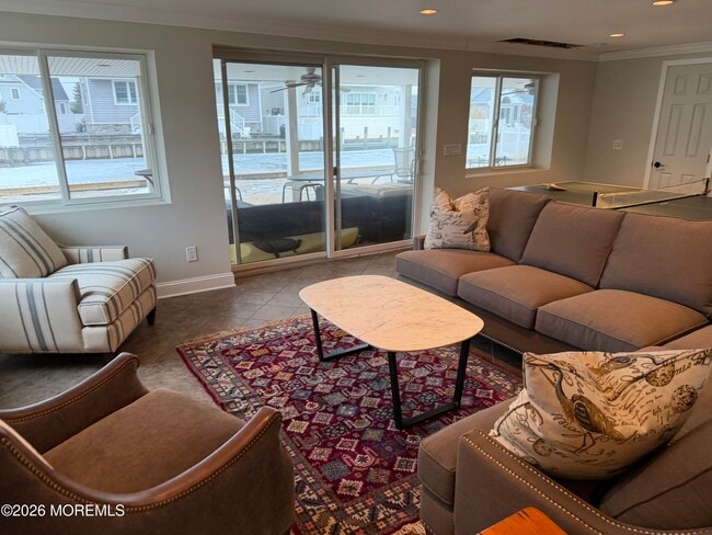 Building Photo - 326 Cutter Ln