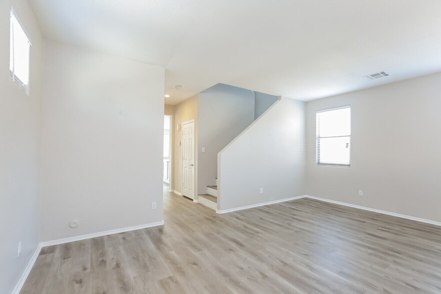 Building Photo - 3020 S 94th Ave