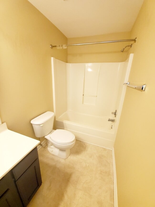 Building Photo - Charming 2 bedroom condo in Pineville !