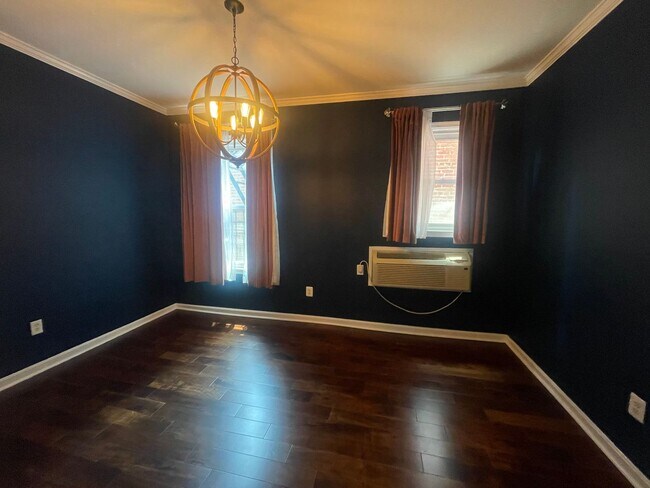 Building Photo - Dupont Circle 2-level Condo at The Cygnet. 1 Bed/1 Full Bath, Fireplace and Modern Kitchen
