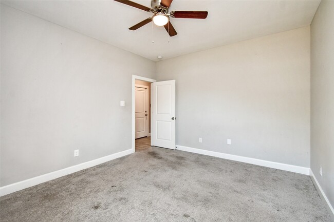 Building Photo - 1507 5th St